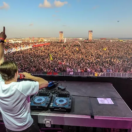 Terrace Bairro Novo By Rent4all Lejlighed